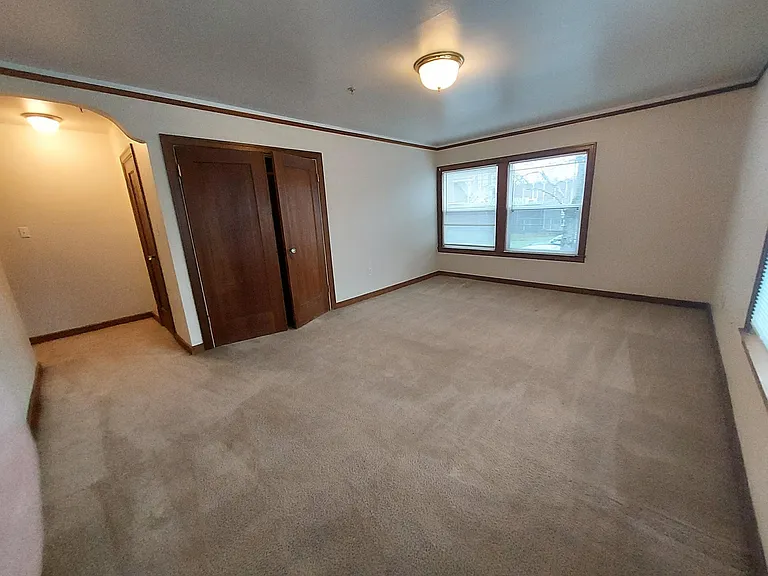 The Carlton — Photo 17