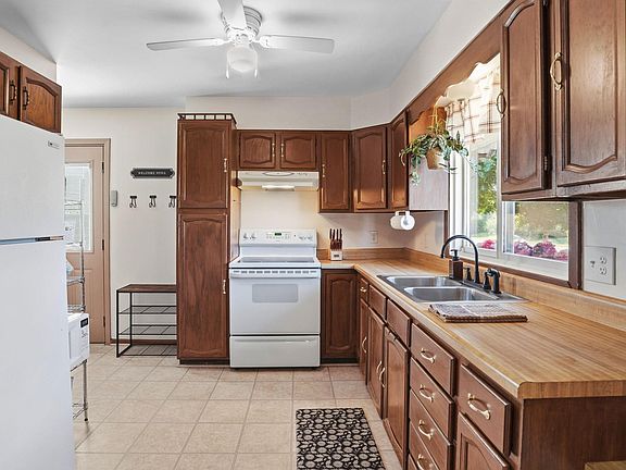 4th image of 3851 Flowerfield Rd