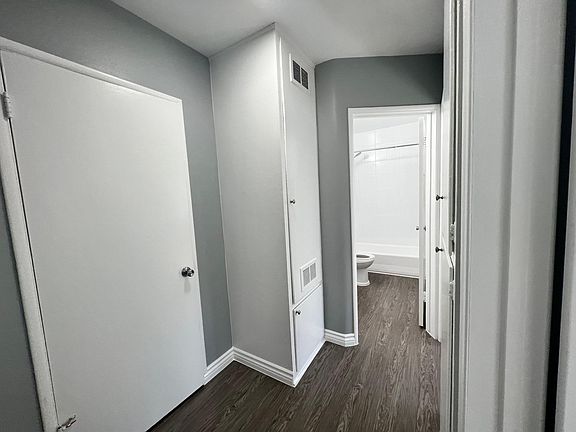 4th image of 4912 Woodman Ave