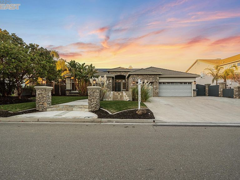 2967 Terra Verde Ln, Oakley, CA 94561 | Zillow