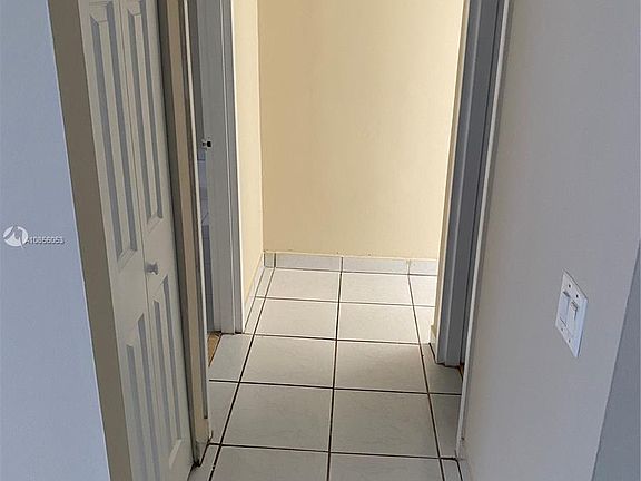 4th image of 2075 NE 164th St APT 214