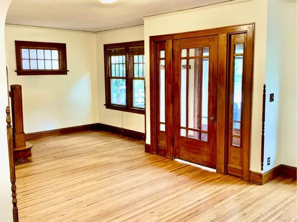 422 N 4th St, Mankato, MN 56001