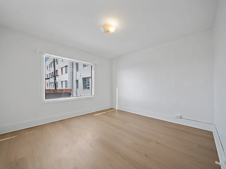 1033 N Edgemont St #1/2 — Photo 5