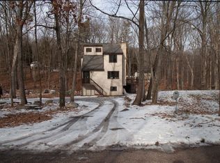 117 Hillock Ct, East Stroudsburg, PA 18302