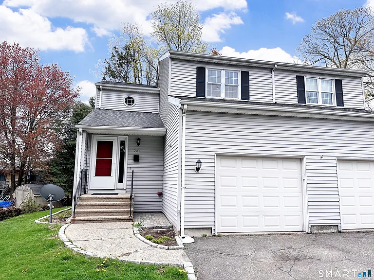 203 Capewell Ave — Photo 3