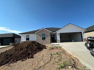 678 W Arbor Glenn Dr, Nixa, MO 65714