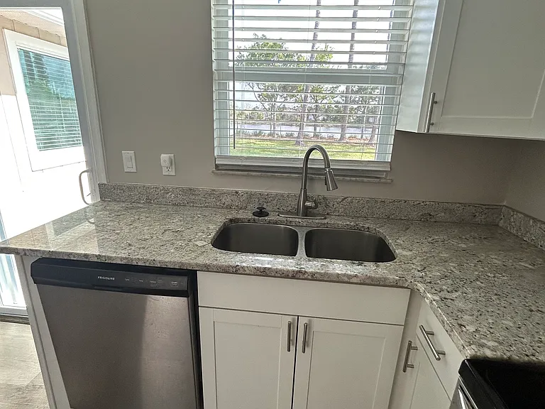 2380 SE Harrington Ave — Photo 8