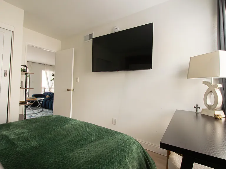 5245 Coldwater Canyon Ave #C — Photo 27
