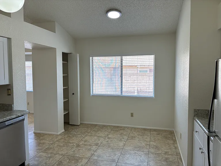 10820 W Wagon Wheel Dr — Photo 6