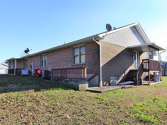 5th image of 1011 Aaron Dr