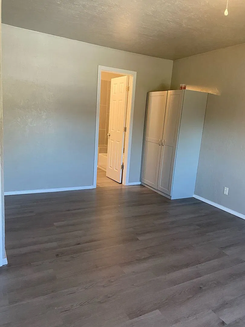 4 bed, 1200 sqft, $1,305 — Photo 1