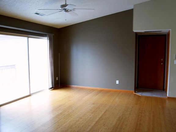 4th image of 10 Zeller Xing APT 311