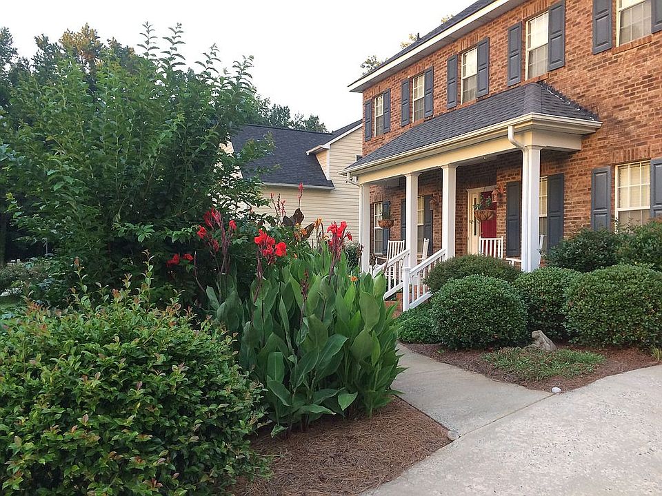 2nd image of 2300 Chateau Ct
