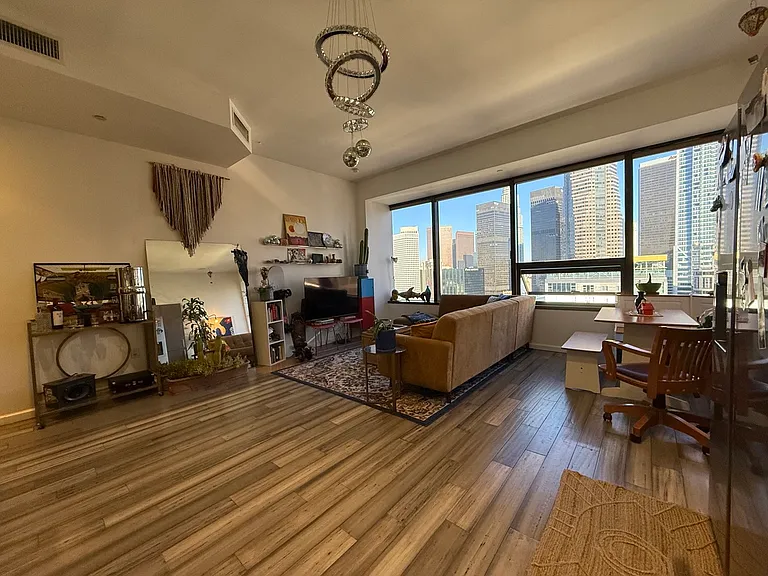 1100 Wilshire Blvd #2010 — Photo 12
