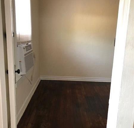 4th image of 408-410 NE 1st Ave