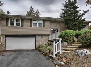 21 Woodland Ave, Lititz, PA 17543