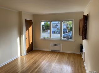 61-10 Cloverdale Blvd, Flushing, NY 11364