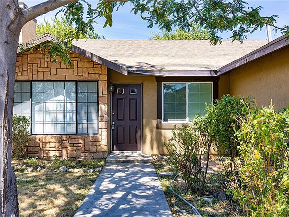 5th image of 22917 Clover Spring Pl