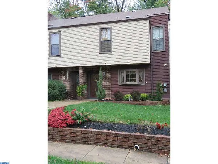 4914 Julie Ct photo 1