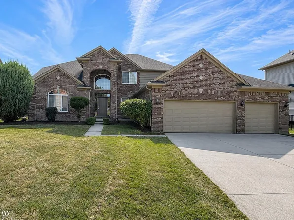 39710 W Offshore Dr, Harrison Township, MI 48045