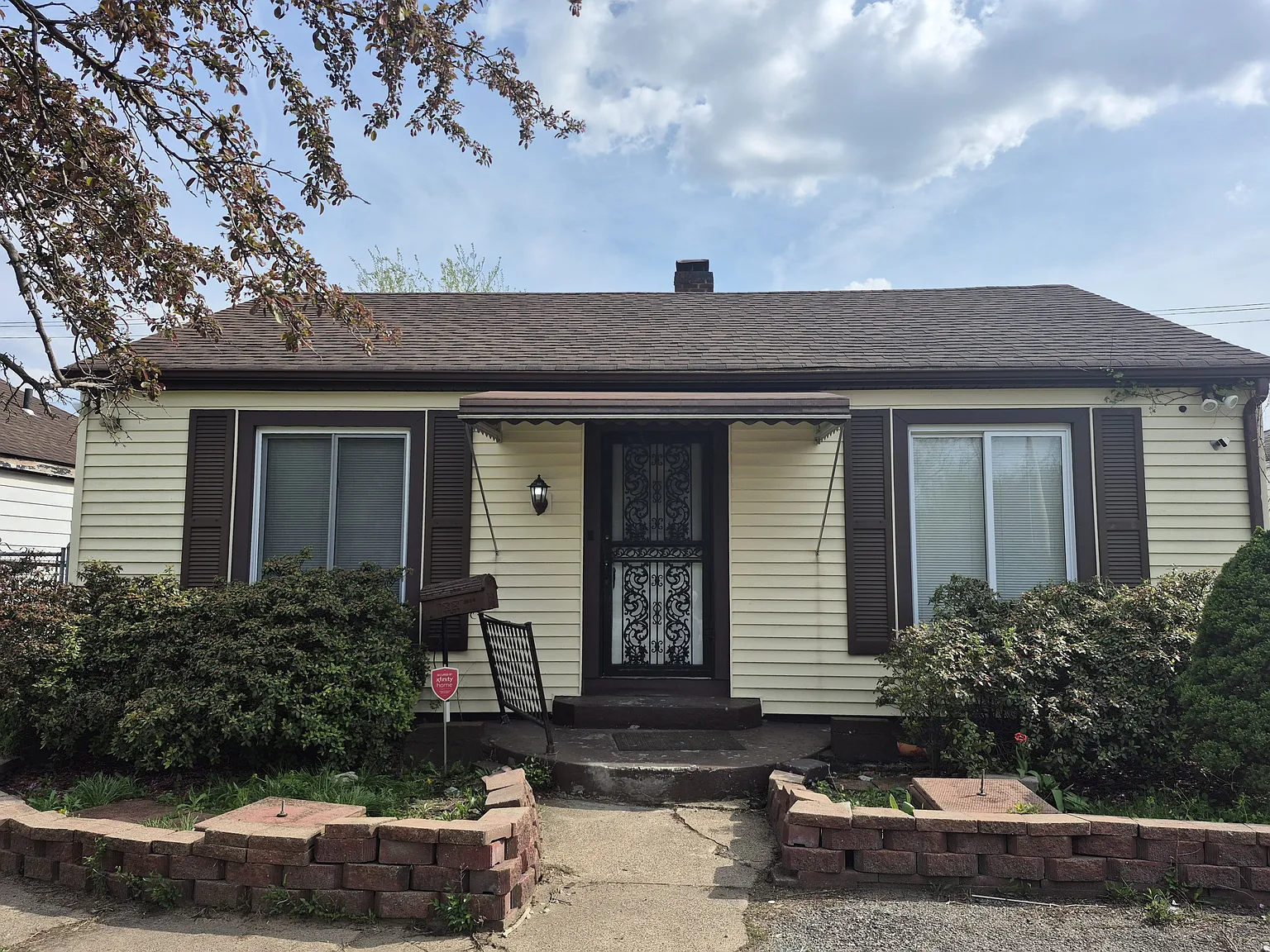 2 bed, 800 sqft, $1,200 — Photo 1