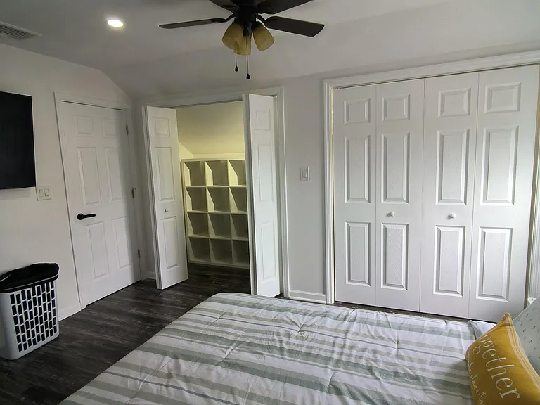Clubhouse Ln — Photo 2