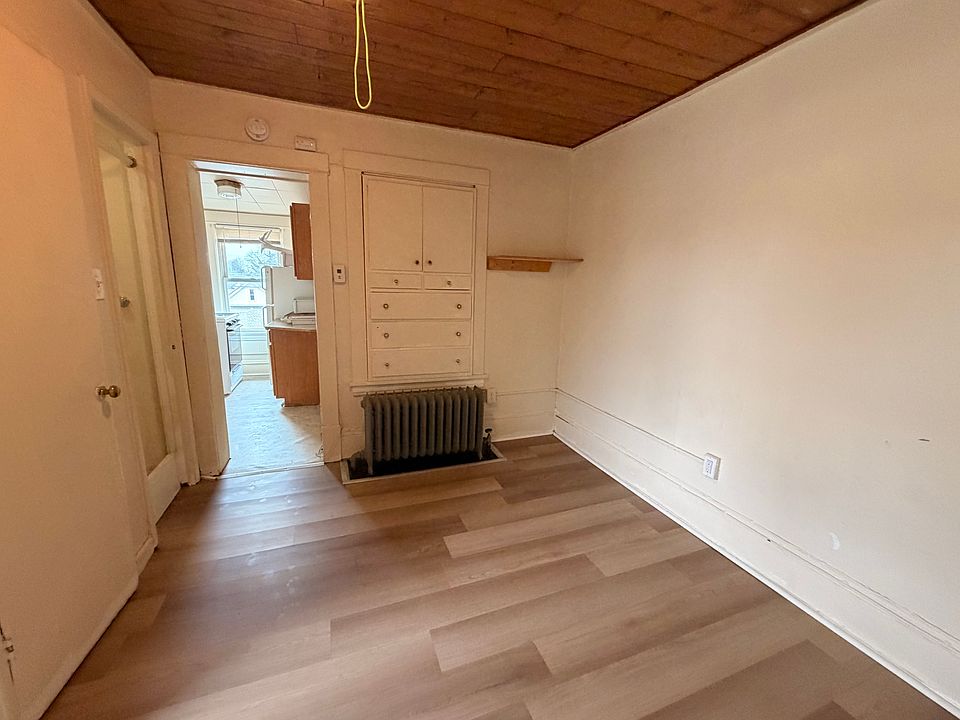 1st image of 3118 Emerson Ave N #1