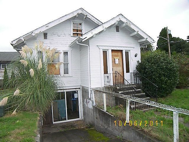 1st image of 702 Roosevelt Ave
