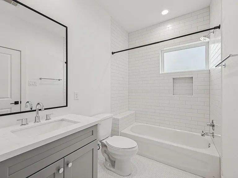 2826 Versailles Oak Ln — Photo 10