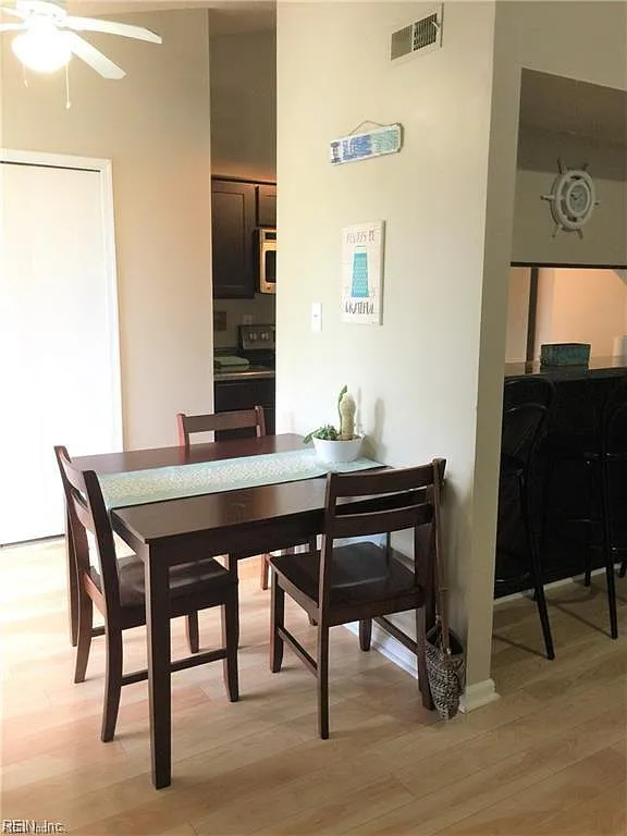 2 bed, 975 sqft, $1,400 — Photo 3