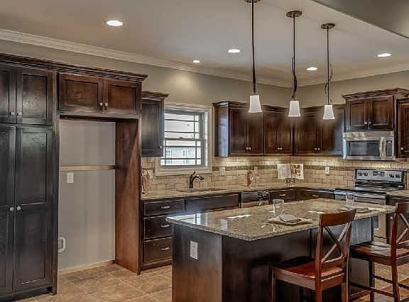 5th image of 103 Tioga Ct