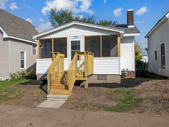 1005 10th St SW, Cedar Rapids, IA 52404