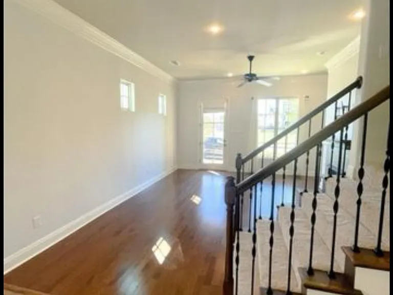 124 Gaunt Ln — Photo 6