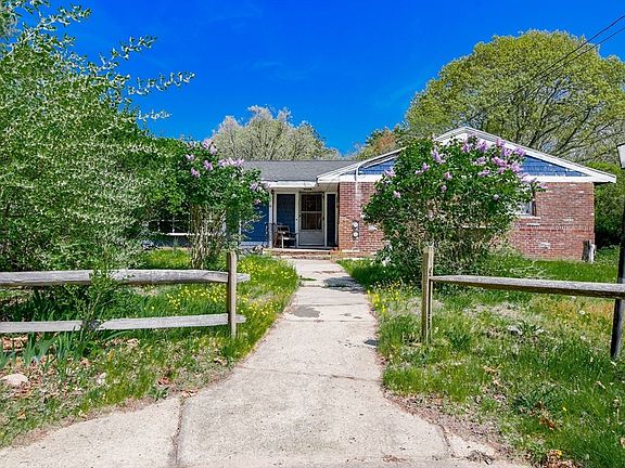 2nd image of 6 Gilbert Way