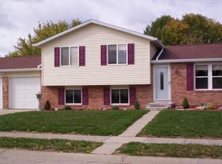 610 Brentwood Dr E, Plainfield, IN 46168