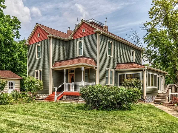 811 Tom Ginnever Ave, O'Fallon, MO 63366