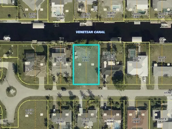 1425 Venetian Ct, Cape Coral, FL 33904