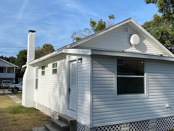 2nd image of 207 Pierce Ave