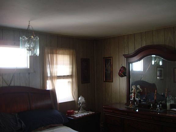 4th image of 36 1st Ave