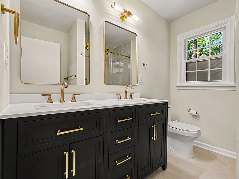 490 Lynnhaven Dr SW — Photo 16