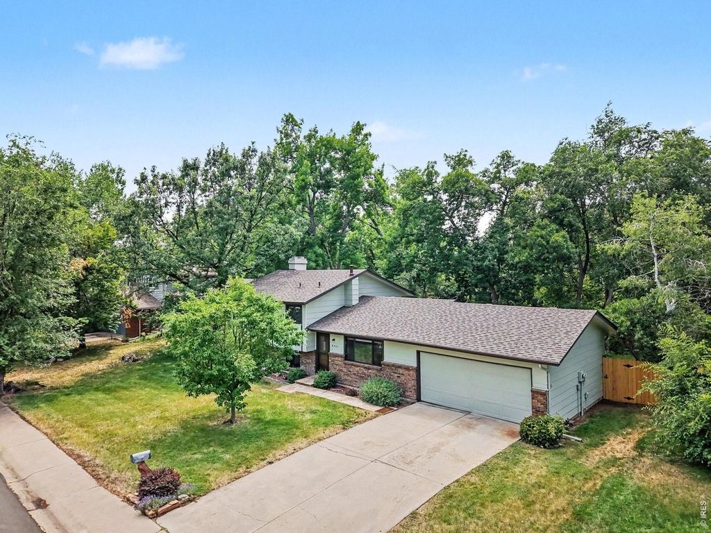 3231 Meadowlark Ave