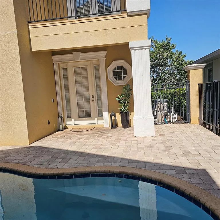 4 bed, 3.5 bath, 3157 sqft, $3,799 — Photo 2