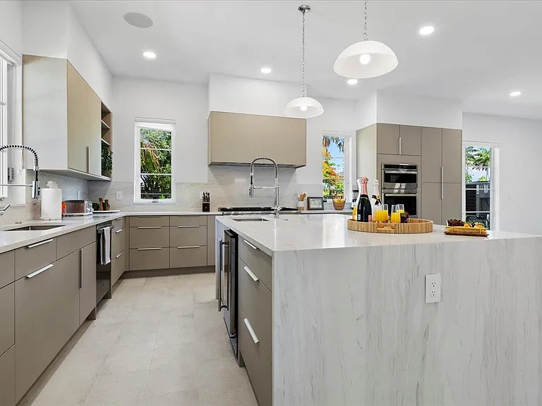 173 Wellesley Dr — Photo 13