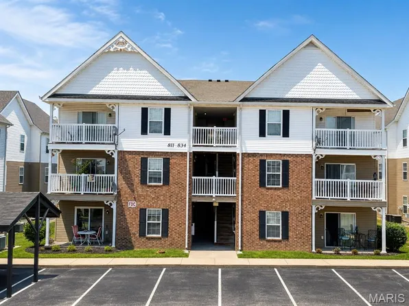 814 Saravalle Dr, Saint Peters, MO 63376