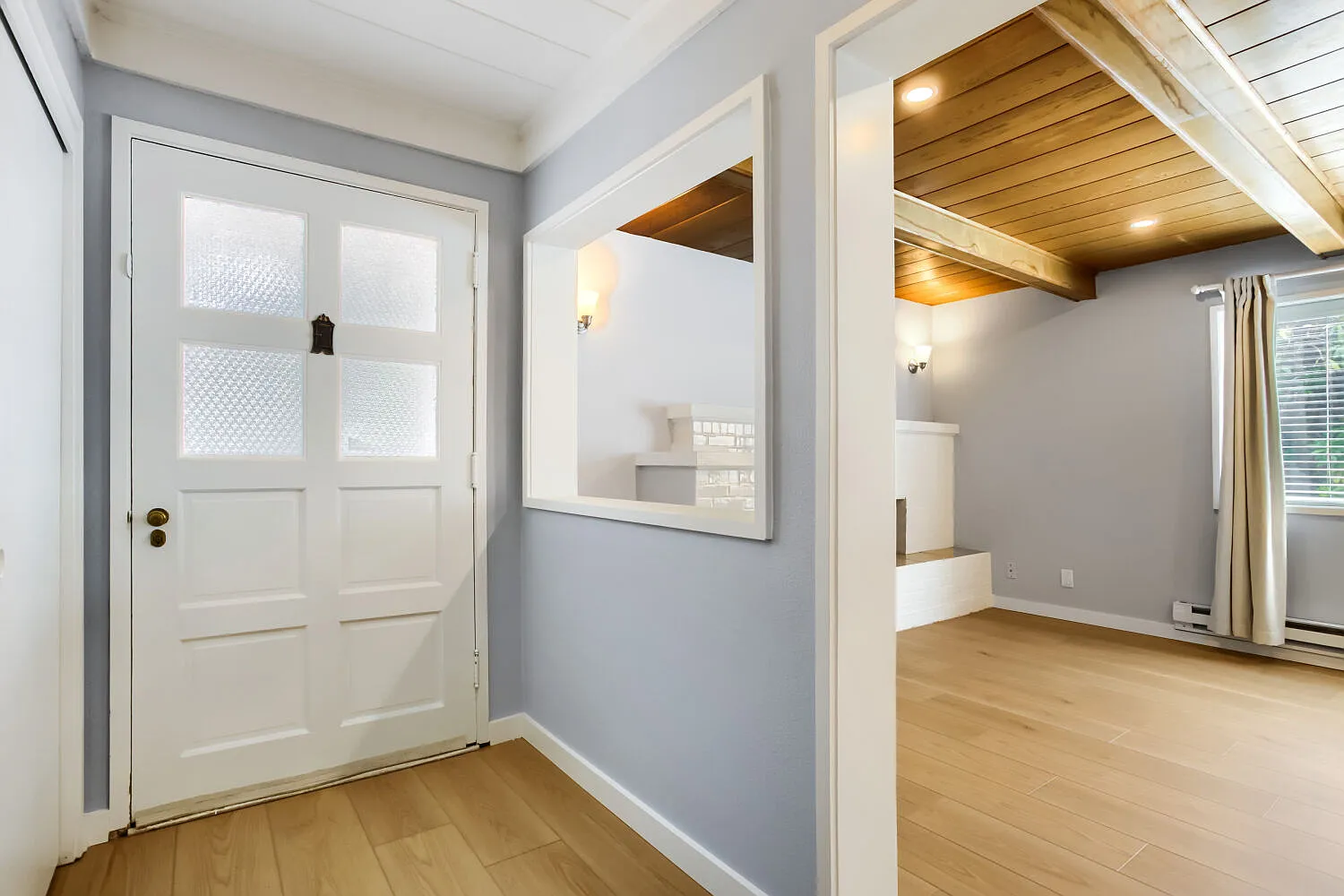 3 bed, 1.5 bath, 1300 sqft, $3,385 — Photo 3