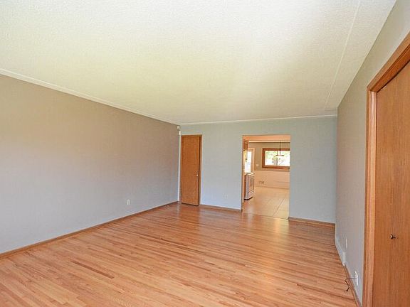 2nd image of 5338 Queen Ave N #5338