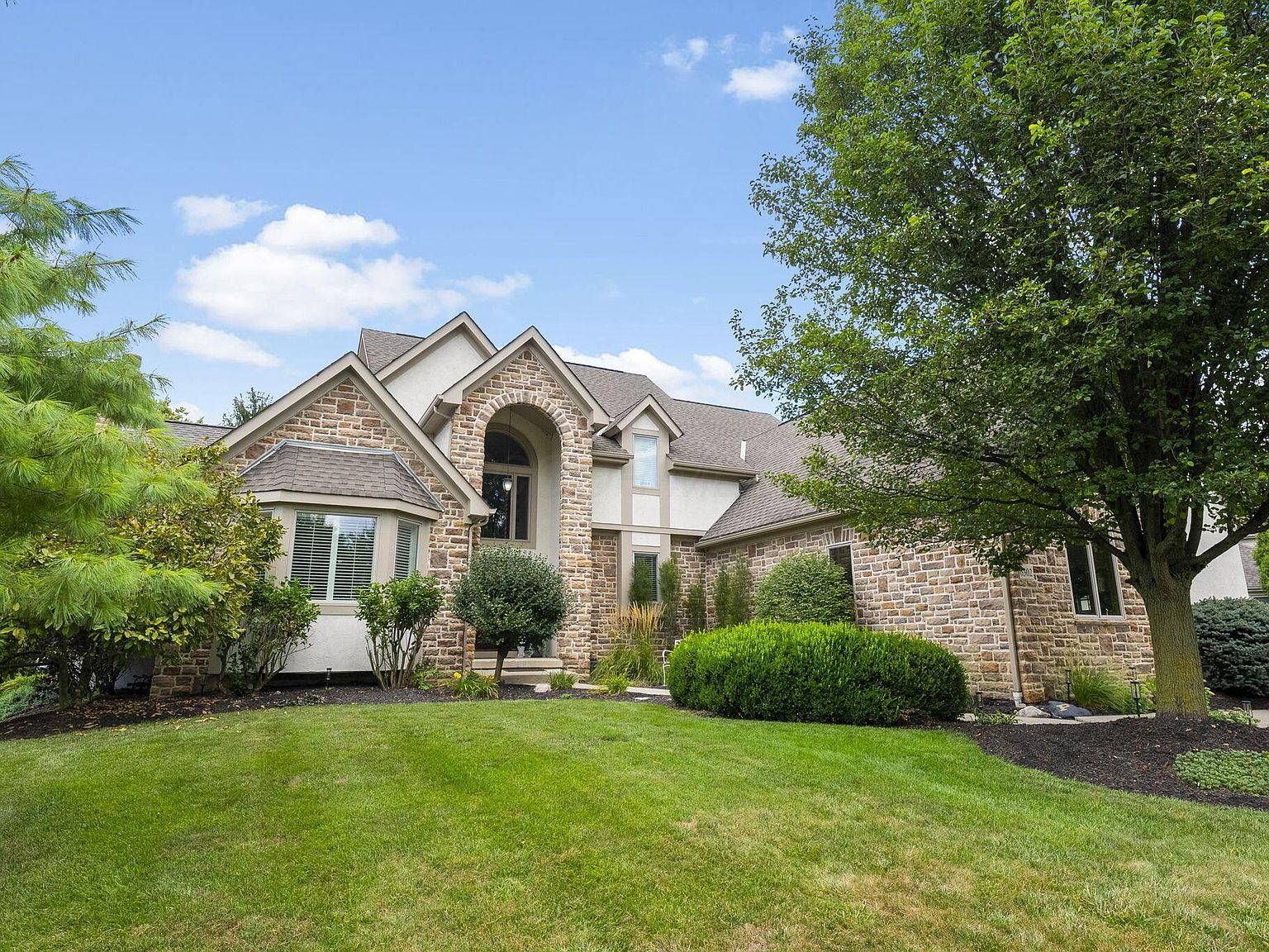 6302 Heritage Lakes Dr, Hilliard, OH 43026 | Zillow