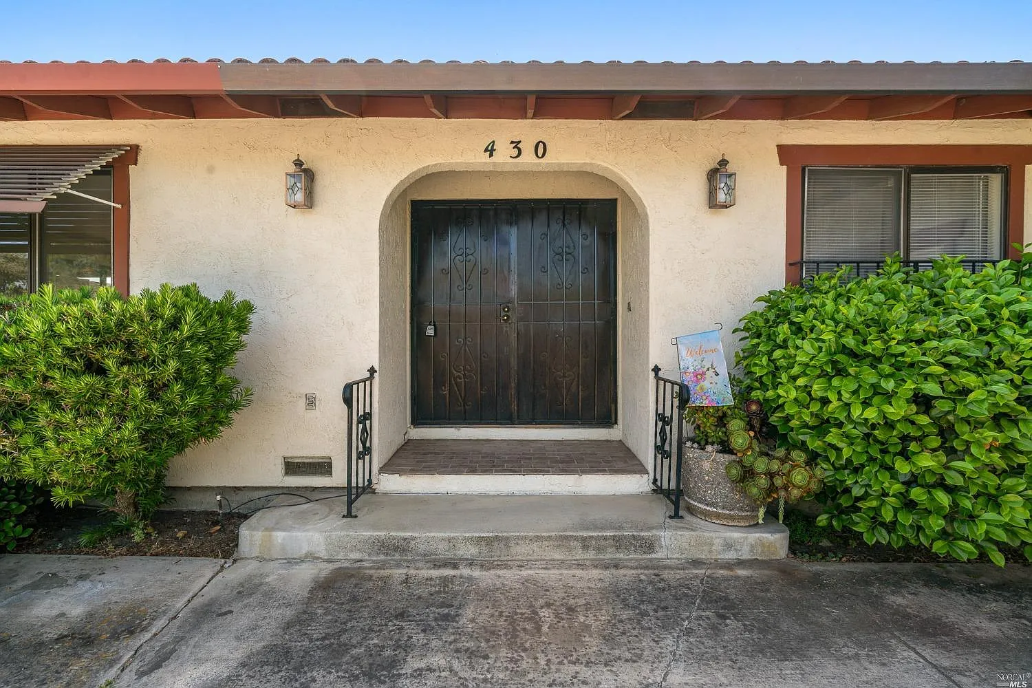 430 Yellowstone Drive photo 1