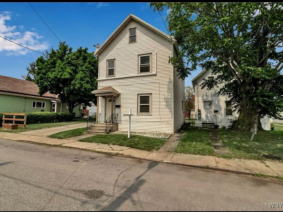 Outside of entire house