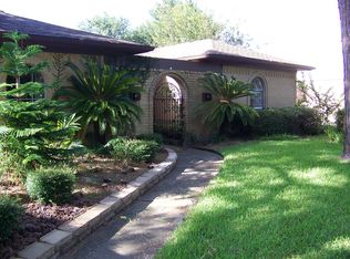 4327 Parkmead Dr, Seabrook, TX 77586